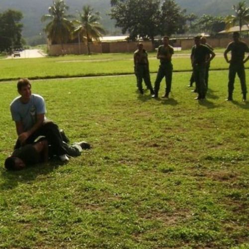 Taller de defensa Policial